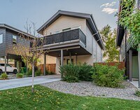 Building Photo - Contemporary 3BD, 2.5BA Edgewood Home with Fenced Yard and Carport