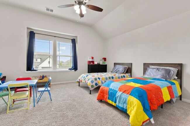 Building Photo - 460 Country Meadows Blvd