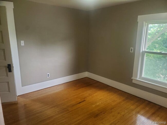 Building Photo - 36818 Goddard Rd