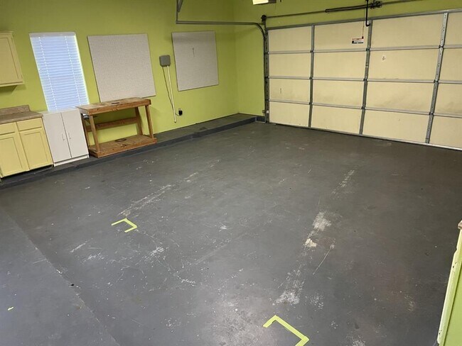 Building Photo - 3209 Crosswind Dr