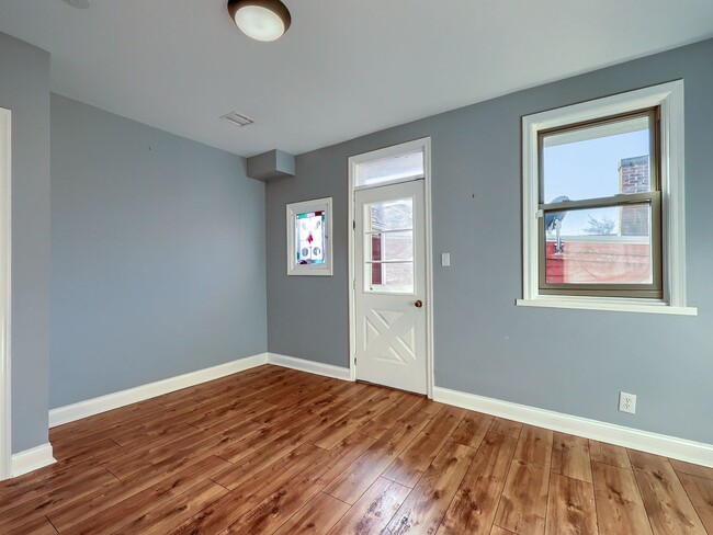 Building Photo - Charming 3 Bedroom Home with Off Street Pa...