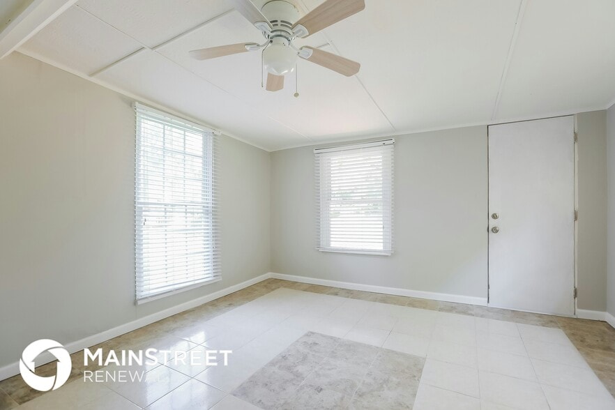 Building Photo - 7102 N Baltimore Ave