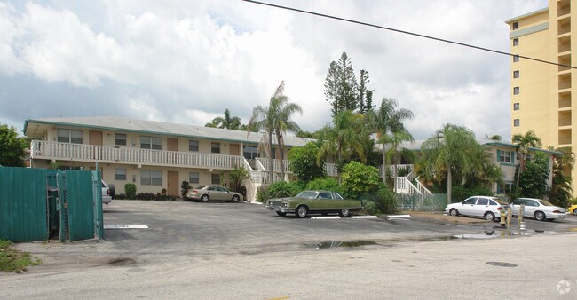 Primary Photo - 530 NE 20th St