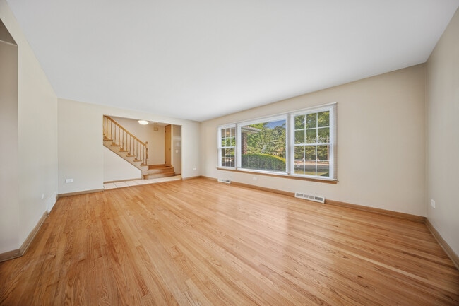 Building Photo - 2115 E Euclid Ave