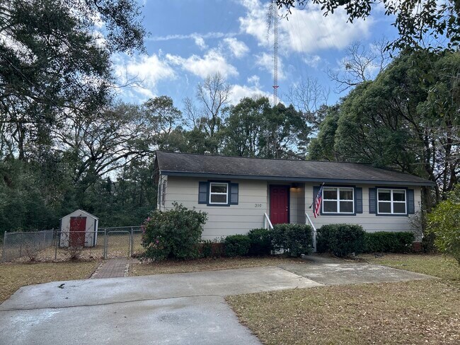 Primary Photo - 319 Bermuda Rd