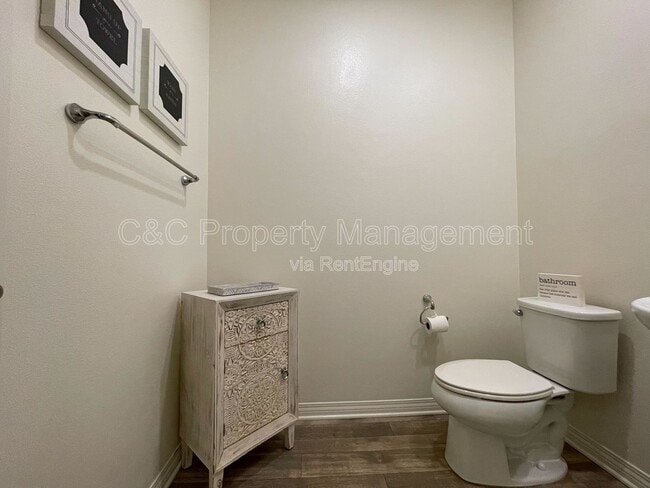 Building Photo - 40402 Calle Real