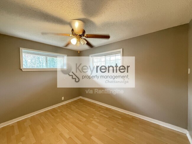 Building Photo - 5 Gaylord Dr