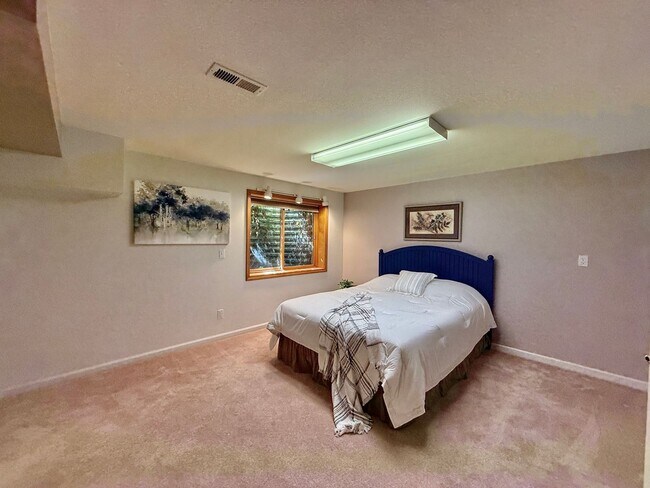 Building Photo - 3805 Brushland Ct