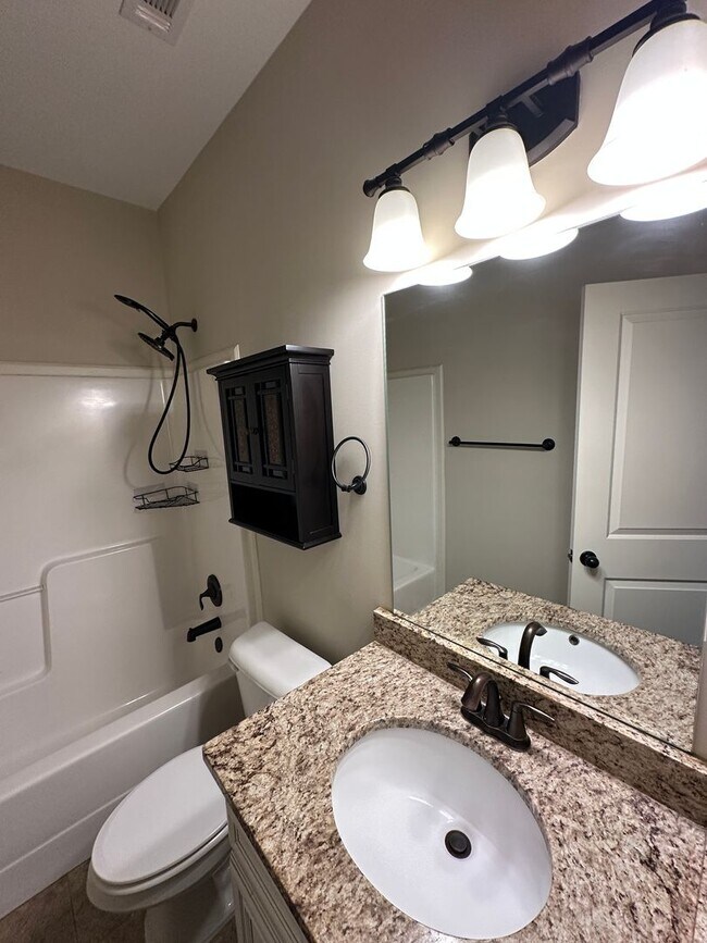 Building Photo - 4 BR/3 BA in exclusive Montrose Subdivision in Olive Branch!