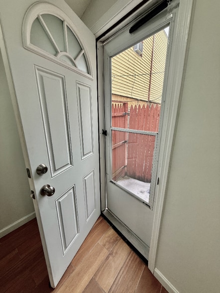 Building Photo - 2606 E Madison St