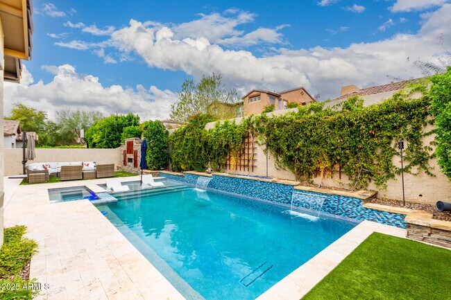 Building Photo - 9250 E Via De Vaquero Dr