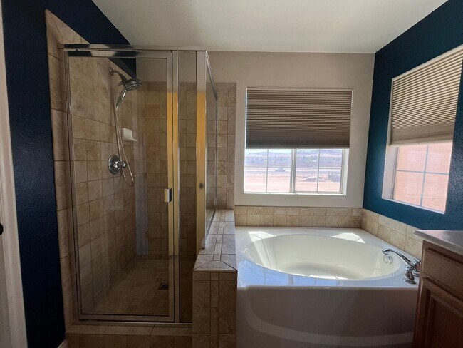 Building Photo - Stylish 3-Bedroom Home with Loft in Gated Community