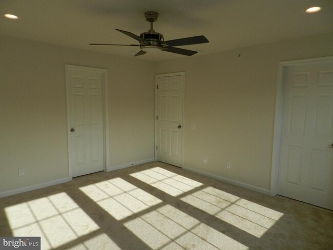 Building Photo - 27 Eagle Ln