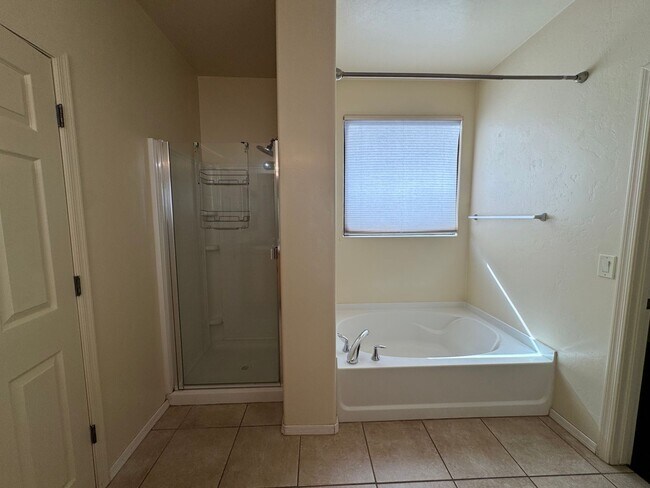 Building Photo - 3BR/2.5BA/2CG, 2072 sq.ft. rental in Sierra Vista, AZ