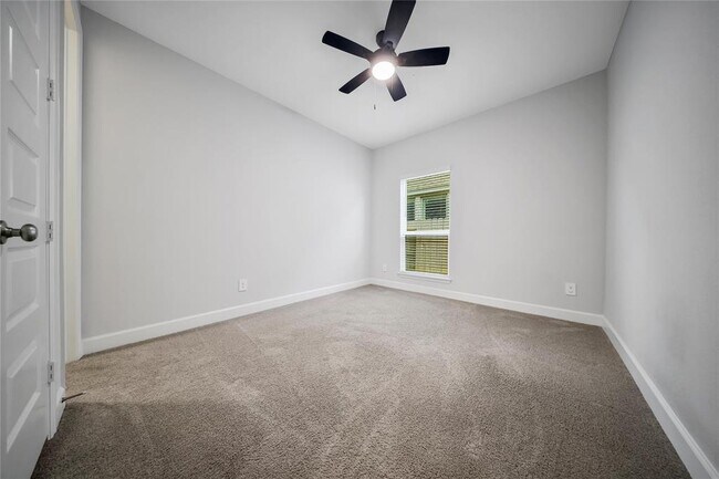 Building Photo - 615 Sand Branch Dr