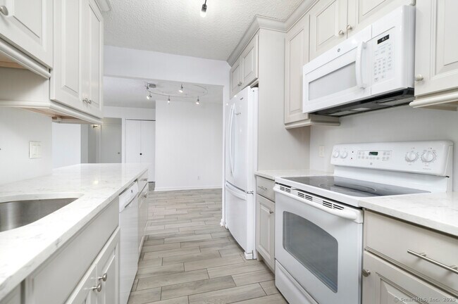 Building Photo - 1 Strawberry Hill Ave