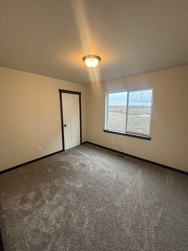 Building Photo - Rancher in Rathdrum (RPM#1)