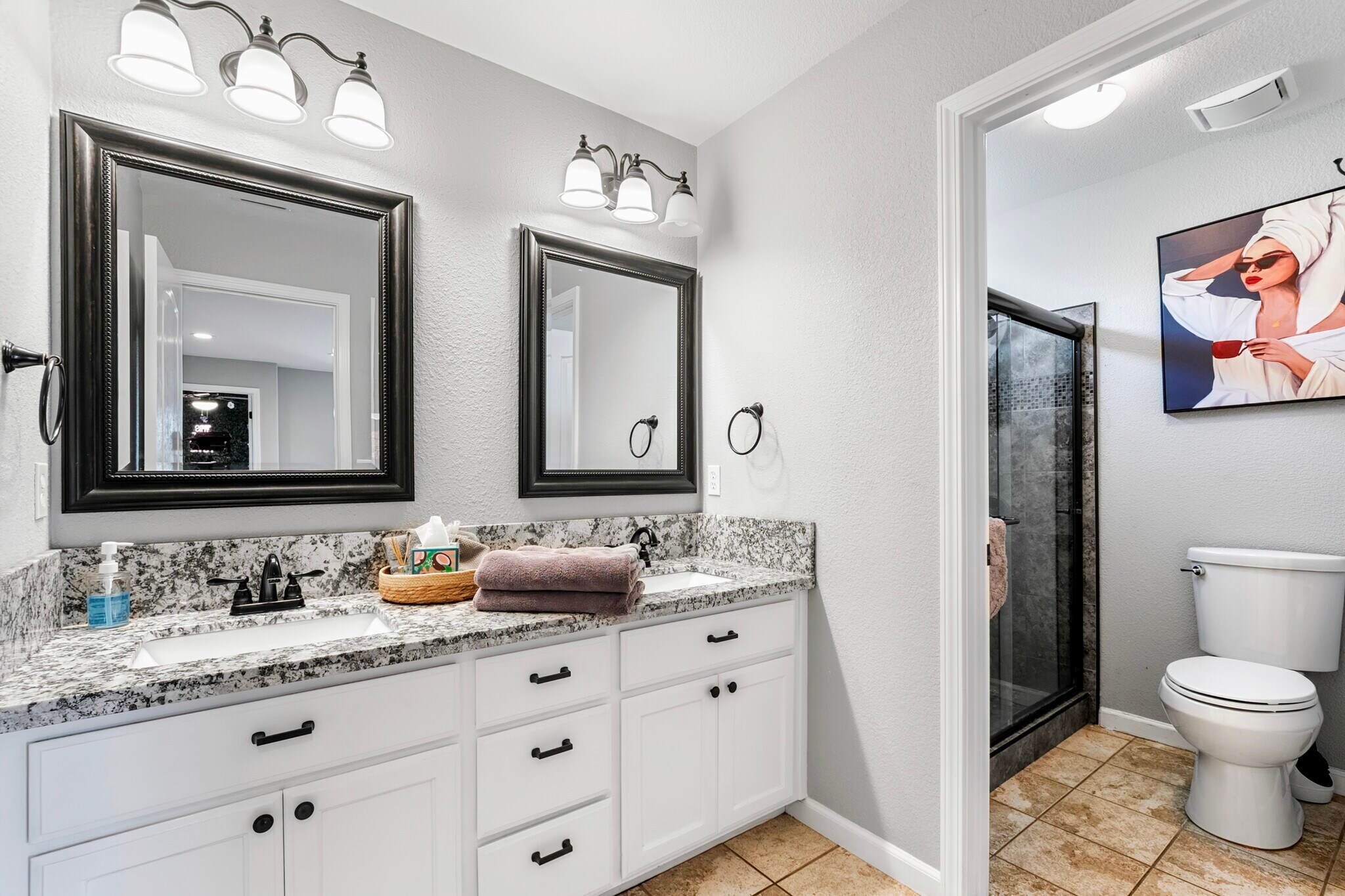 Upstairs Bathroom - 5006 Rowe Dr