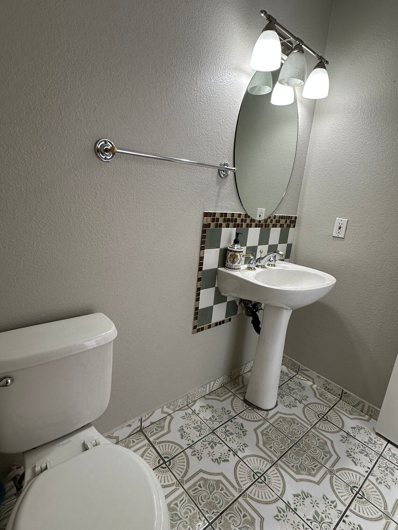 Building Photo - 4160 Country Garden Ave