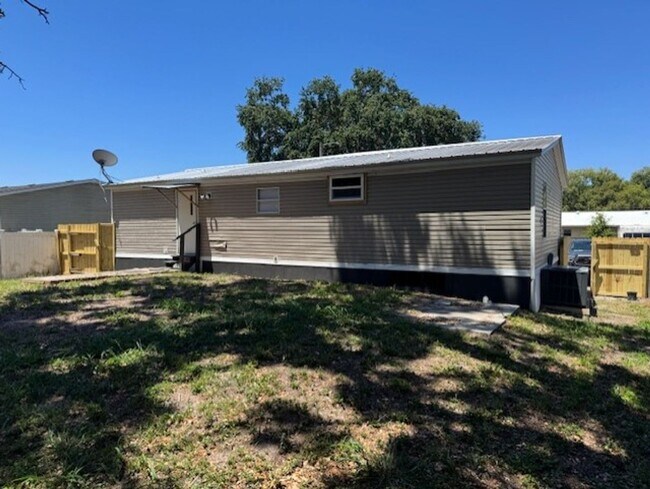 Building Photo - **3/2 Manufactured home near Boggy Creek Road/Taft**