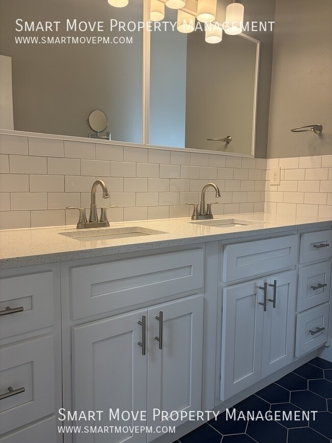 Building Photo - 2311 S Gekeler-