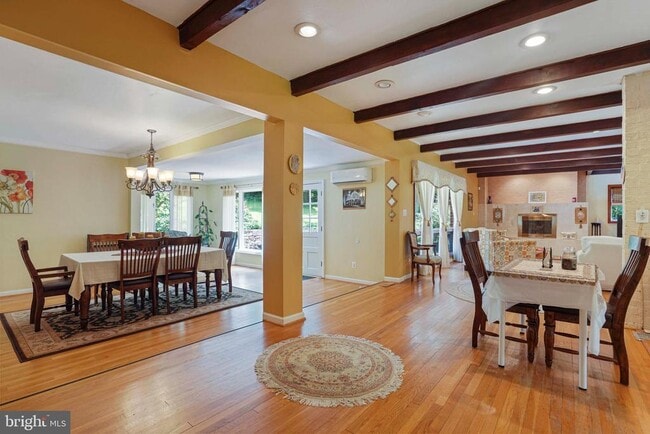 Building Photo - 5135 Summit Dr