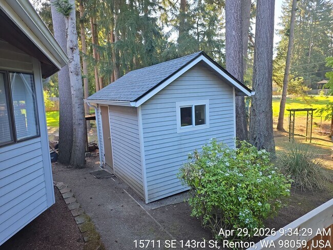Building Photo - Renton - 4 bedroom 2.5 bath rental home - Custom home with large rooms - Available July 5th 2026
