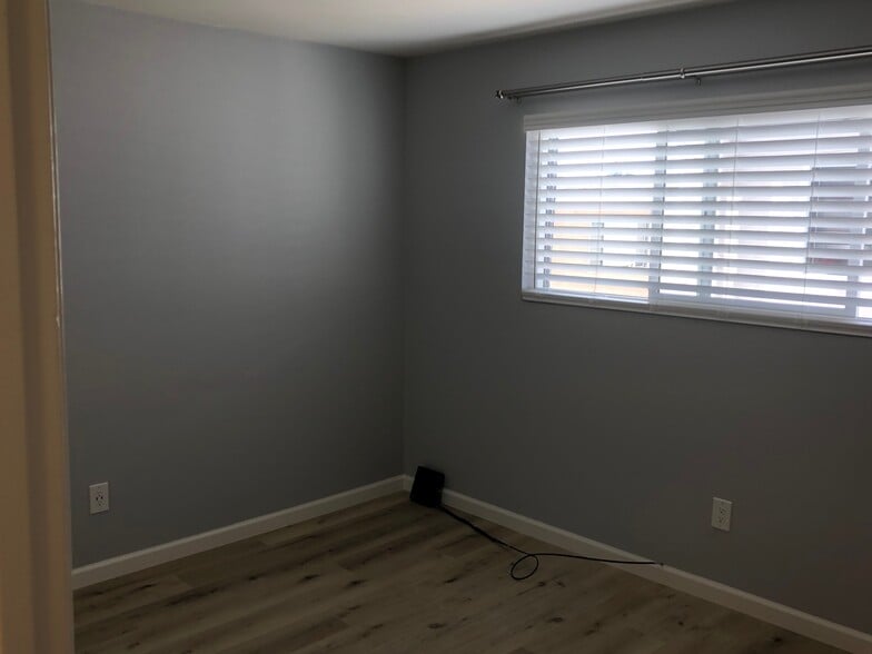 Building Photo - 1220 Amethyst St