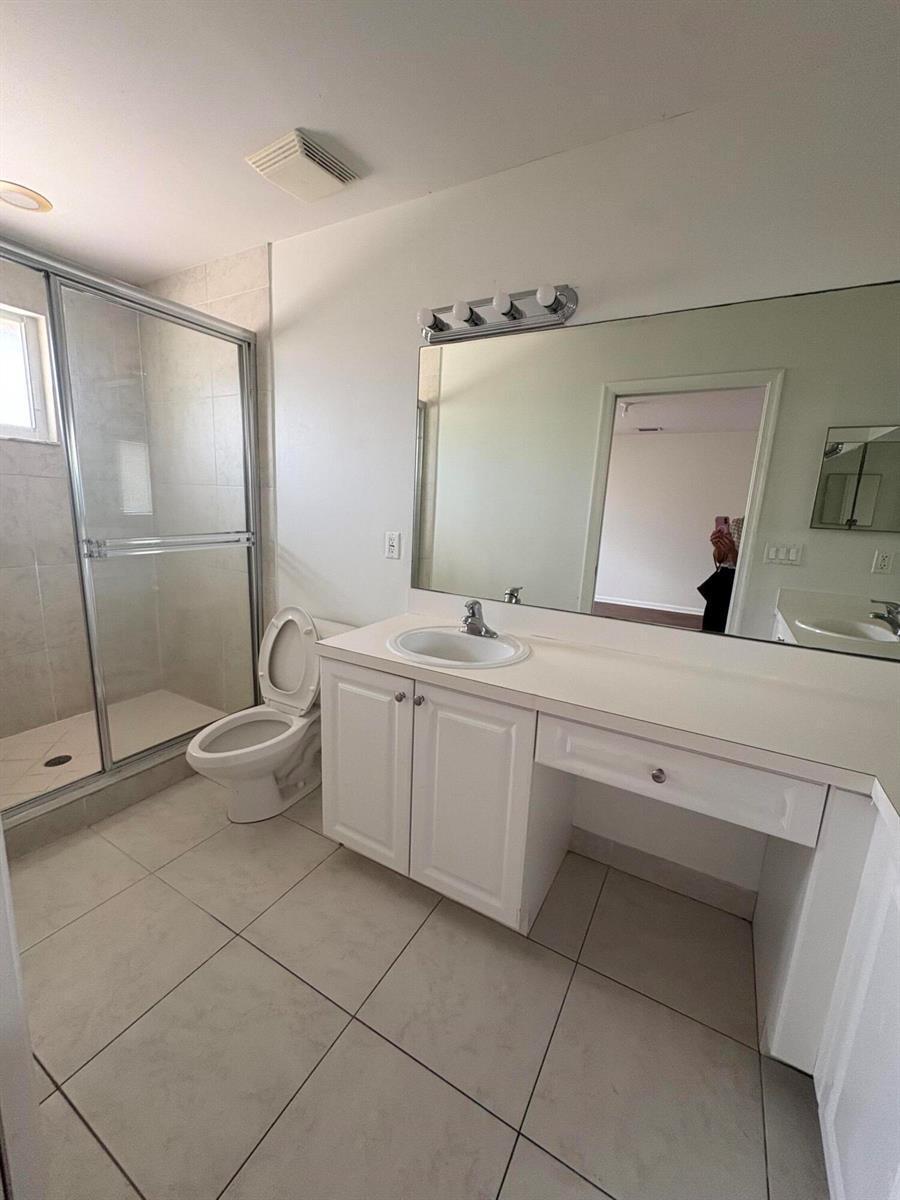 Building Photo - 3122 Coral Ridge Dr