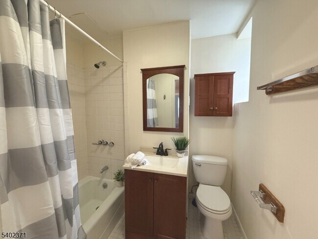 Building Photo - 39 Glenridge Ave