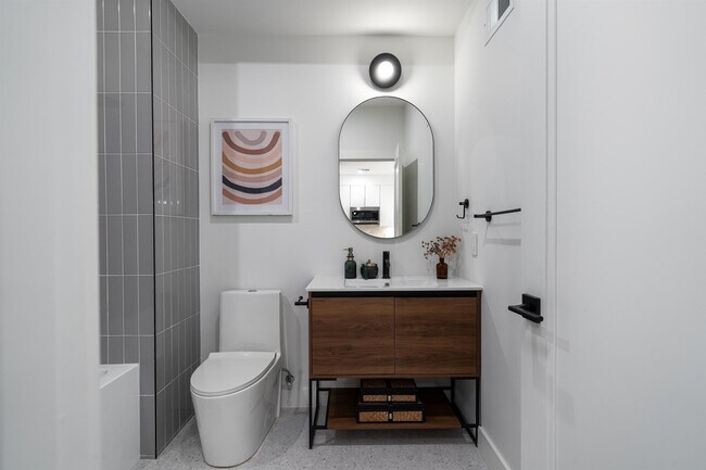 Building Photo - 10 Brinkerhoff St