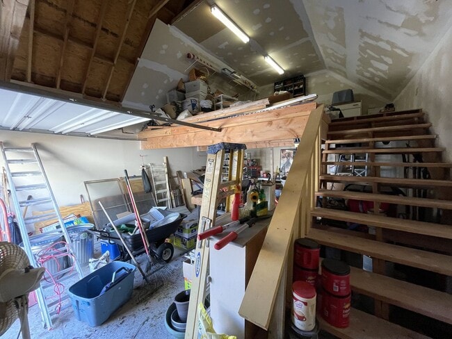 Building Photo - 2BD HOME IN CENTRAL NW OKC! Move in Ready with a large garage and loft! Coming soon!