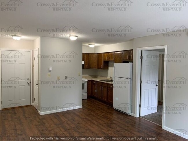 Building Photo - Cozy 1 Bedroom Apt With Balcony