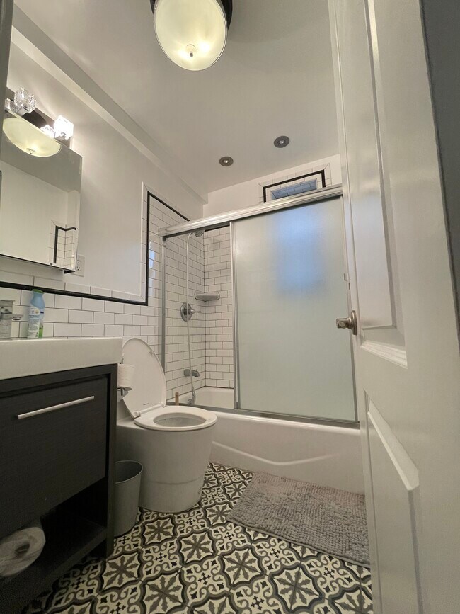 Building Photo - 3563 88th St