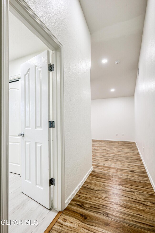 Building Photo - 6289 Cosecha Luna Cir