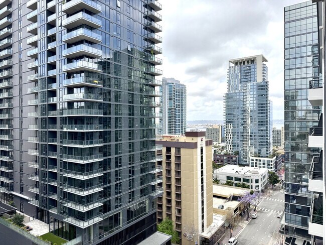 Building Photo - 1470 State St