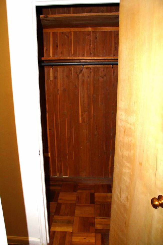 Building Photo - 660 Whitmore Rd