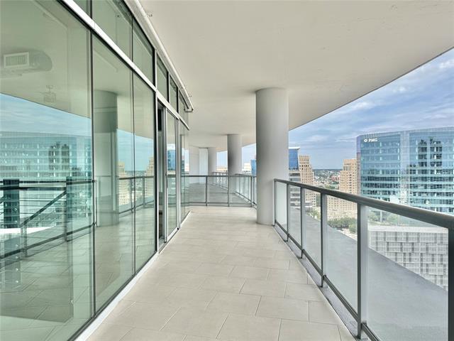 Building Photo - 2500 N Houston St