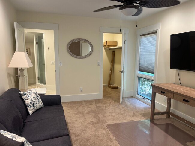 Building Photo - Briarwood Villa - One Level, Golf View