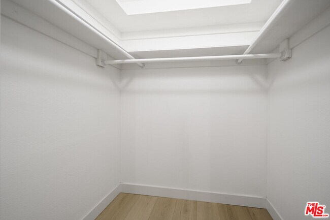 Building Photo - 421 La Fayette Park Pl