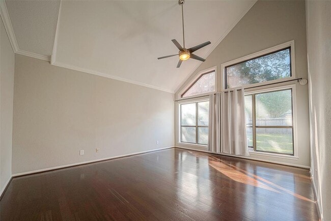 Building Photo - 15714 Sylvan Lake Dr