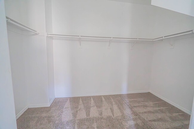 Building Photo - Santa Clarita 3-Bedroom River Village Home...