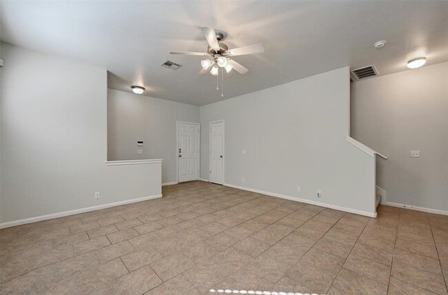 Building Photo - 2412 Allred Dr