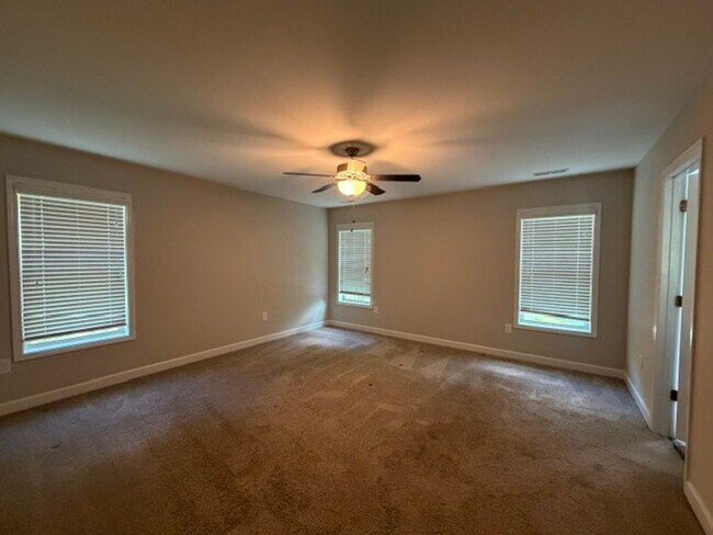 Building Photo - 251 Melody Ln