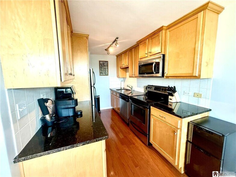 Building Photo - 849 Delaware Ave