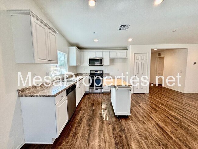 Building Photo - 10574 Pampas Ct