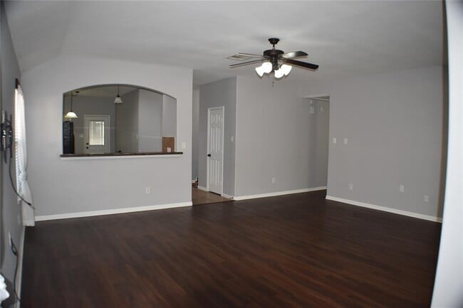 Building Photo - 2602 Lexington Park Dr
