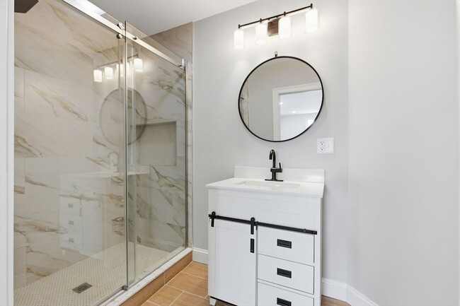 Building Photo - 438 Talbot Ave