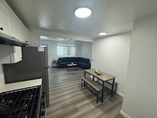 Building Photo - 9404 S Figueroa St