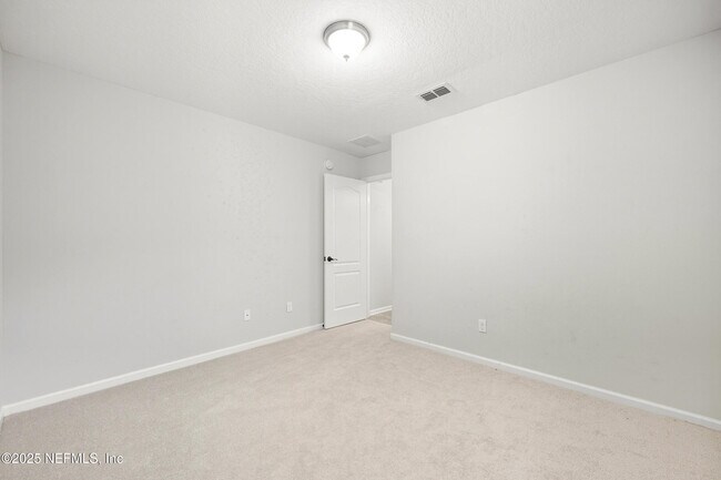 Building Photo - 15653 Mason Lakes Dr